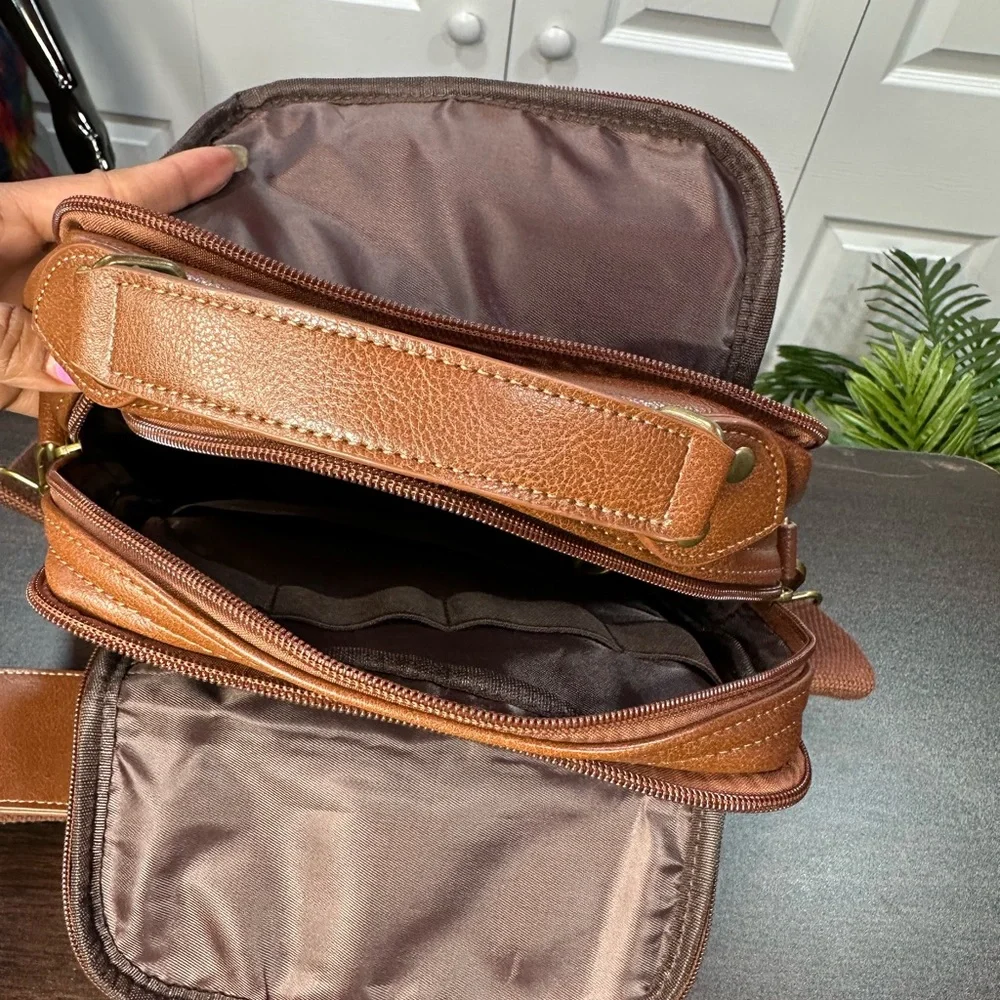 U.S. Army Faux Leather Gear Organizer Bag With Metal Plaque - Picture 9 of 15